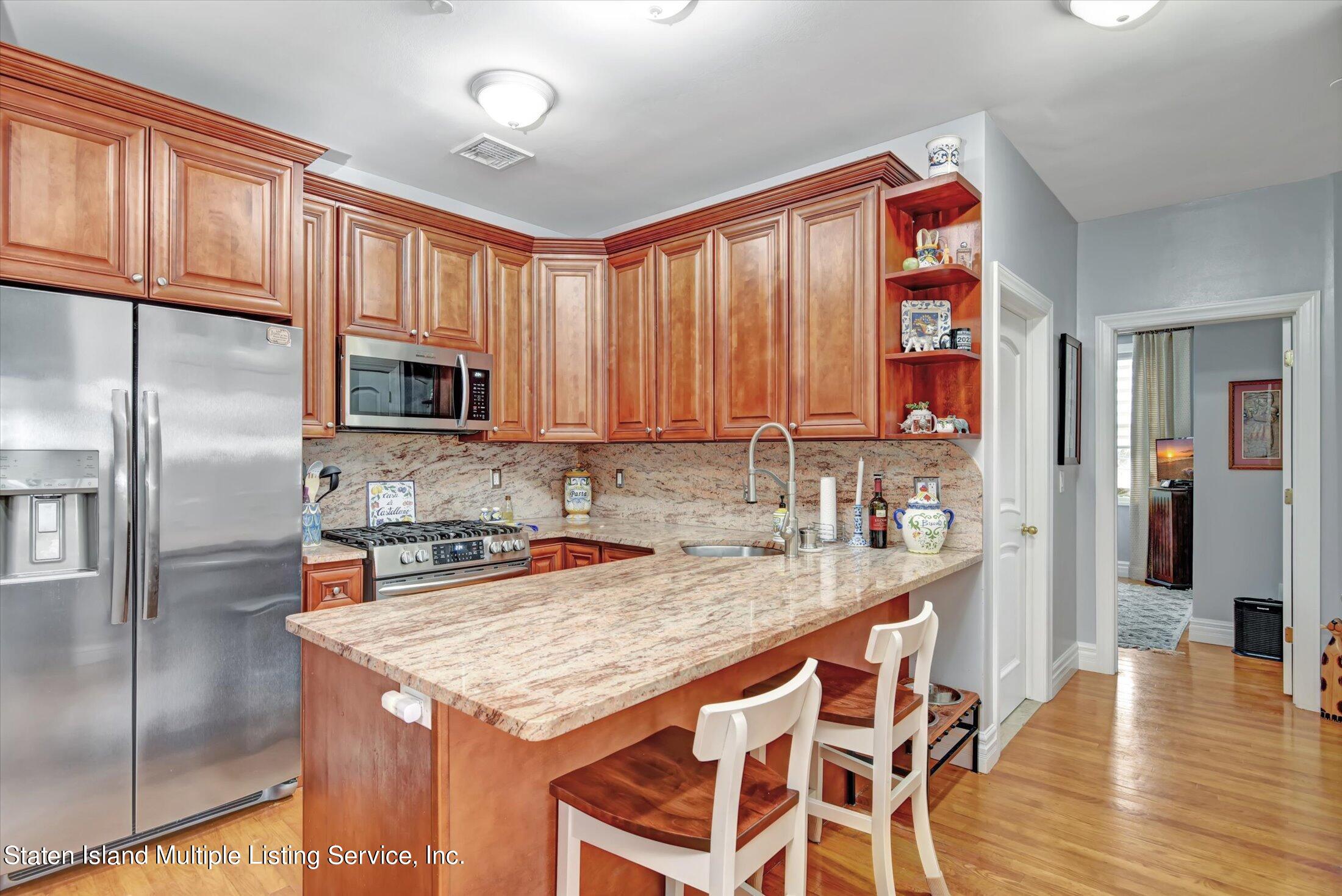 4654 Amboy Road, Unit 2B Staten Island, NY 10312 - Photo 9 of 25 09-Kitchen