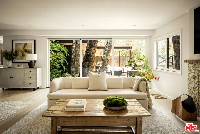 $4,995,000 | 327 East Rustic Road, Santa Monica, CA 90402