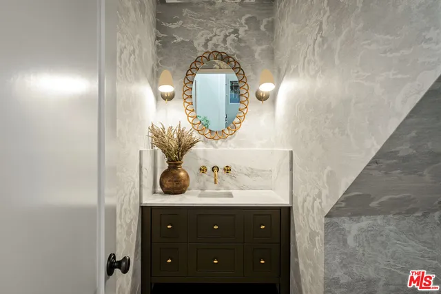 $4,995,000 | 327 East Rustic Road, Santa Monica, CA 90402