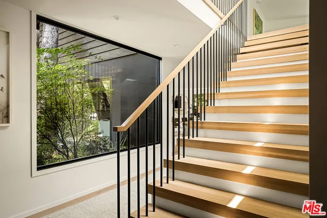 $4,995,000 | 327 East Rustic Road, Santa Monica, CA 90402