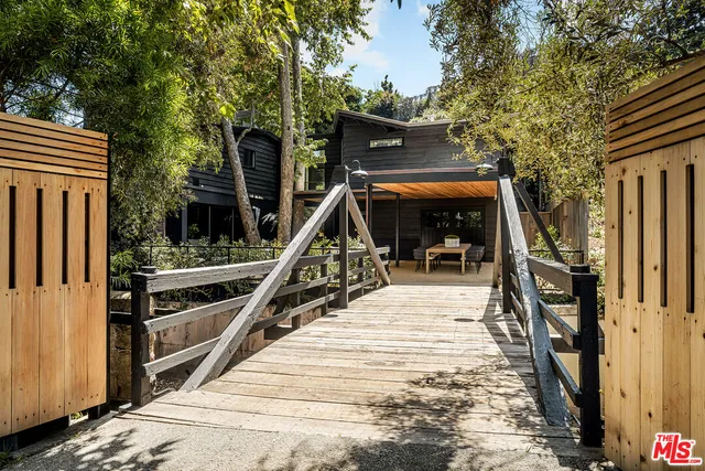 $4,995,000 | 327 East Rustic Road, Santa Monica, CA 90402