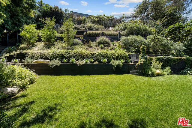 $4,995,000 | 327 East Rustic Road, Santa Monica, CA 90402