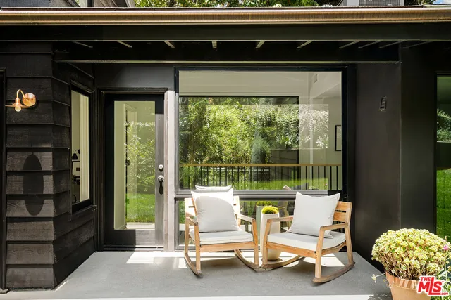 $4,995,000 | 327 East Rustic Road, Santa Monica, CA 90402