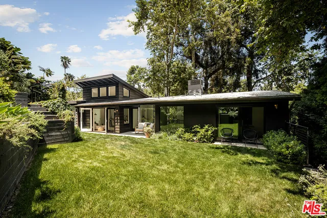 $4,995,000 | 327 East Rustic Road, Santa Monica, CA 90402