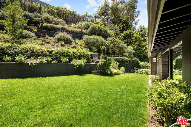 $4,995,000 | 327 East Rustic Road, Santa Monica, CA 90402