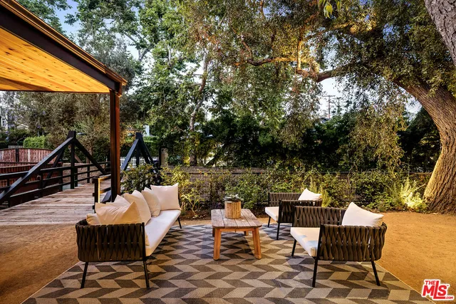 $4,995,000 | 327 East Rustic Road, Santa Monica, CA 90402