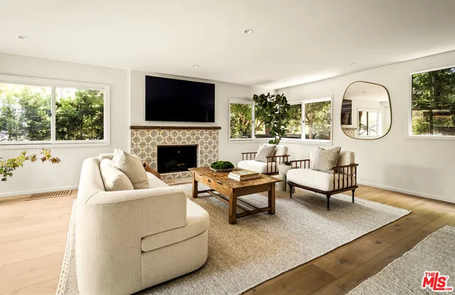 $4,995,000 | 327 East Rustic Road, Santa Monica, CA 90402