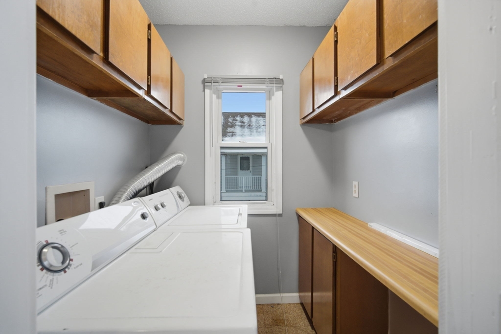 882-884 Liberty Street Springfield, MA 01104 - Photo 7 of 42