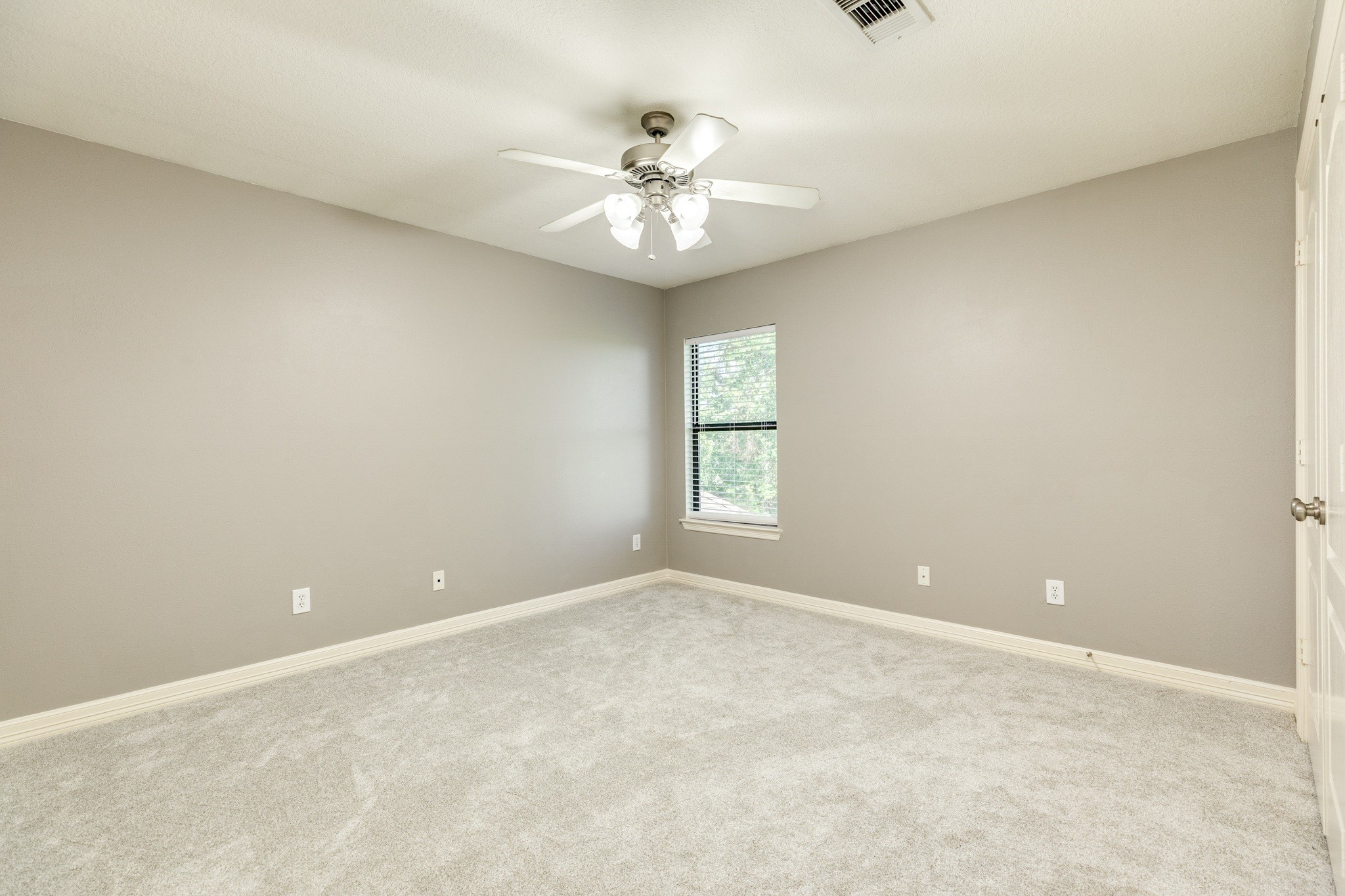 16211 Tankersley Drive Rosharon, TX 77583 - Photo 36 of 46 a view of an empty room with a window