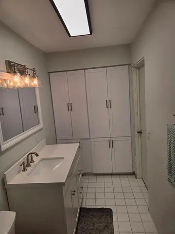 $4,000 | 320 Indiana Street, Hollywood, FL 33019