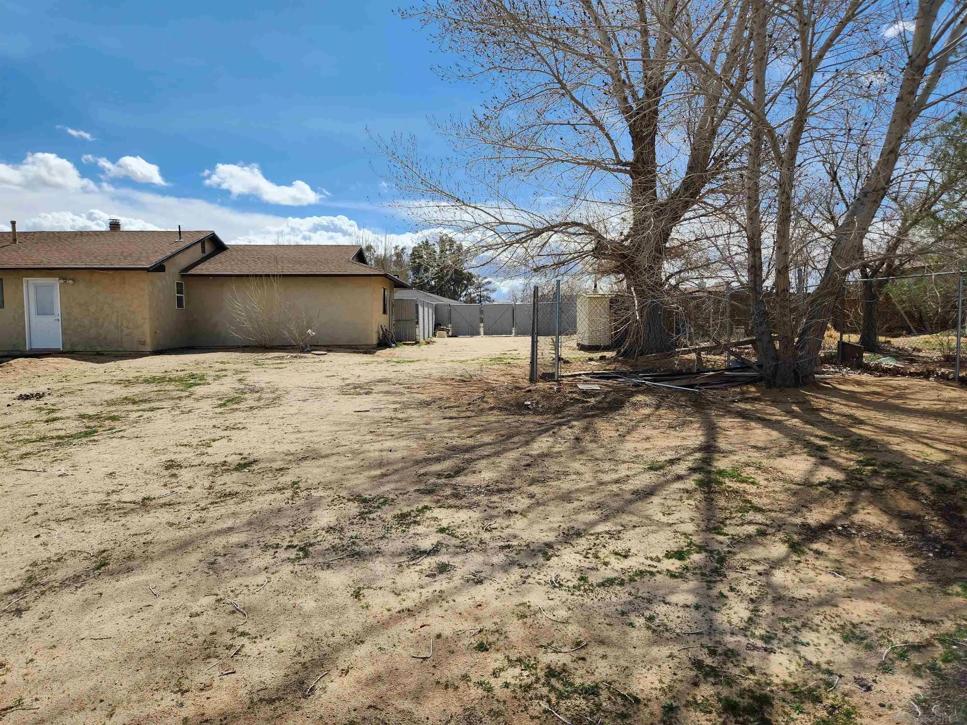 3628 Alene Avenue Ridgecrest, CA 93555 - Photo 44 of 46 a view of a backyard of the house