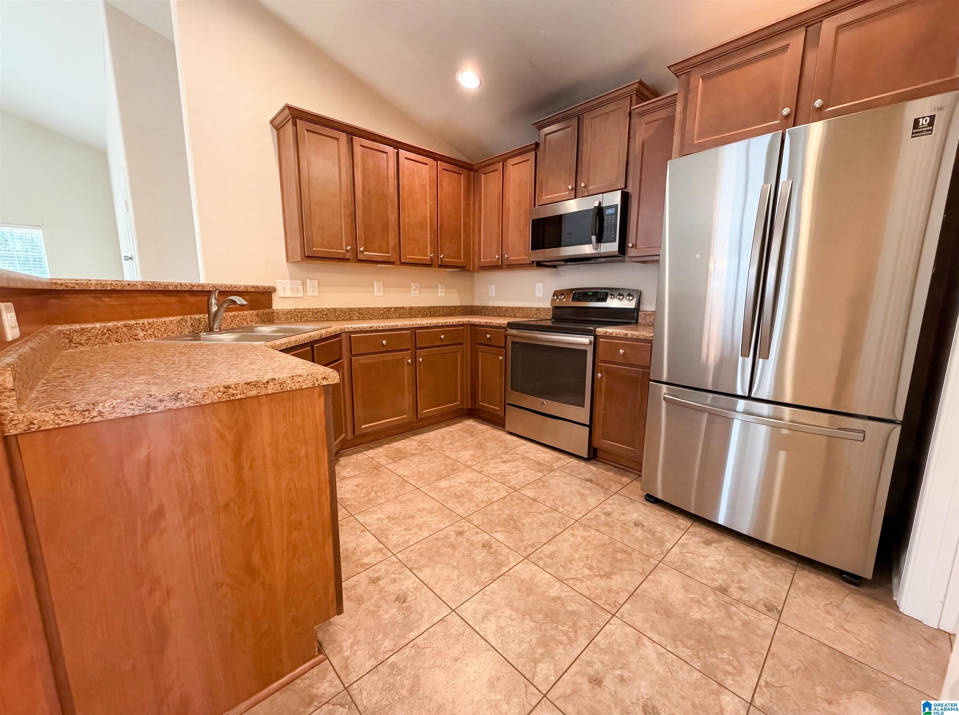316 Vincent Street Alabaster, AL 35007 - Photo 2 of 17