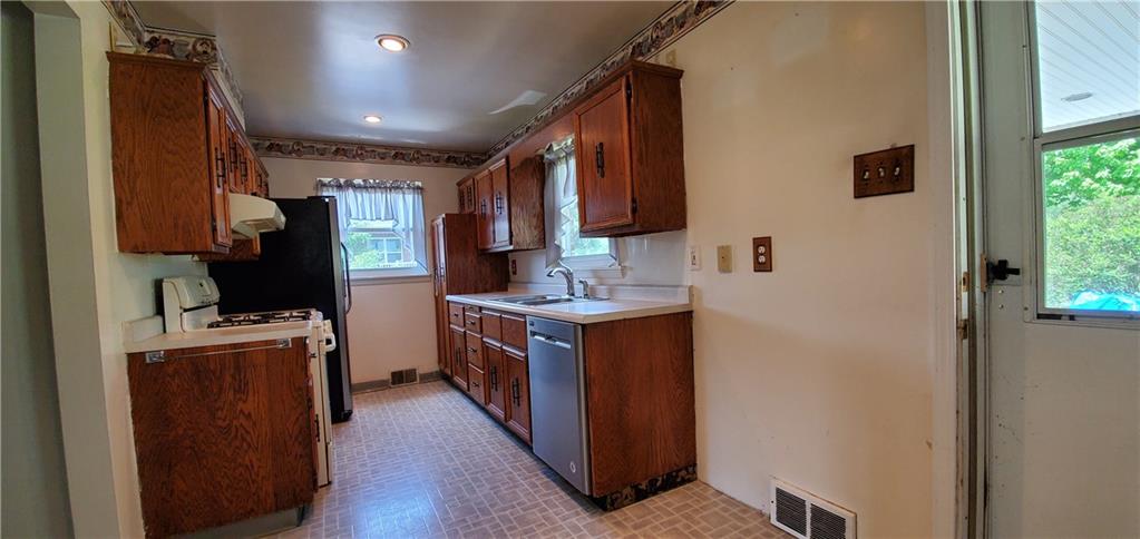 691 Venetia Road Venetia, PA 15367 - Photo 4 of 24 Gallery Image 4