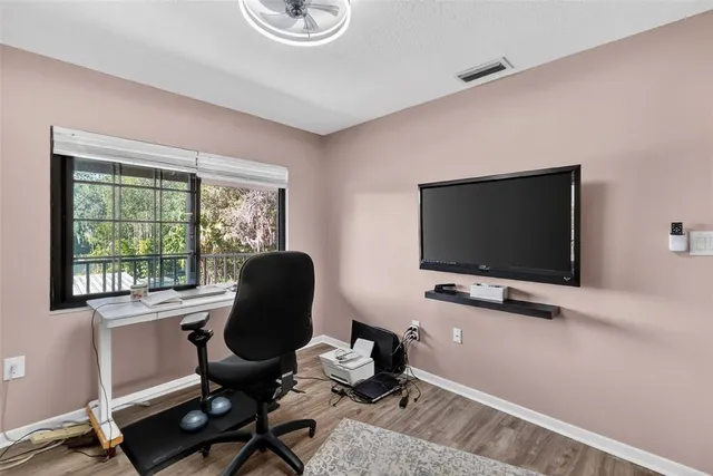 $226,000 | 225 East 10th Avenue, Unit E2, Mount Dora, FL 32757