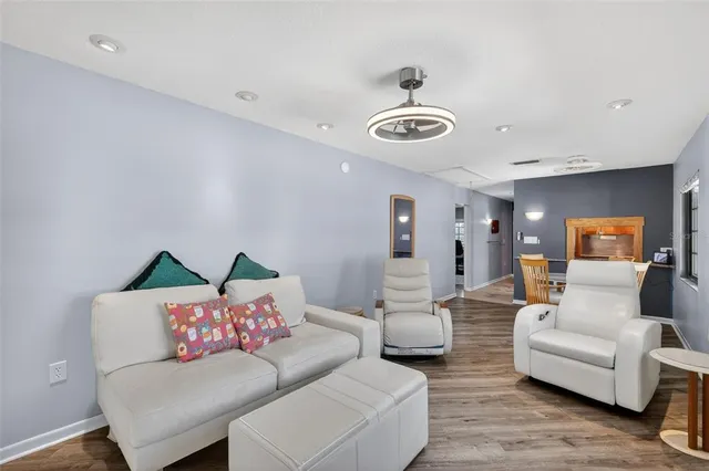 $226,000 | 225 East 10th Avenue, Unit E2, Mount Dora, FL 32757