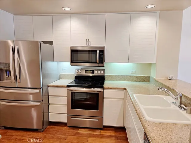 $3,750 | 2233 Martin, Unit 217, Irvine, CA 92612