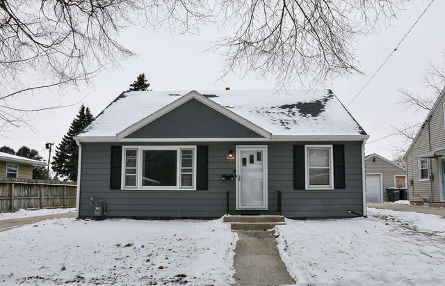 $219,900 | 2602 Henry Street, Sheboygan, WI 53081