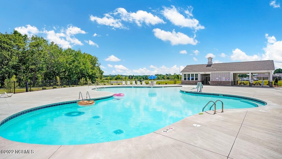 1128 Burled Oak Rdg Loop Southeast, Unit LOT 35 Bolivia, NC 28422 - Photo 19 of 27 Pool area