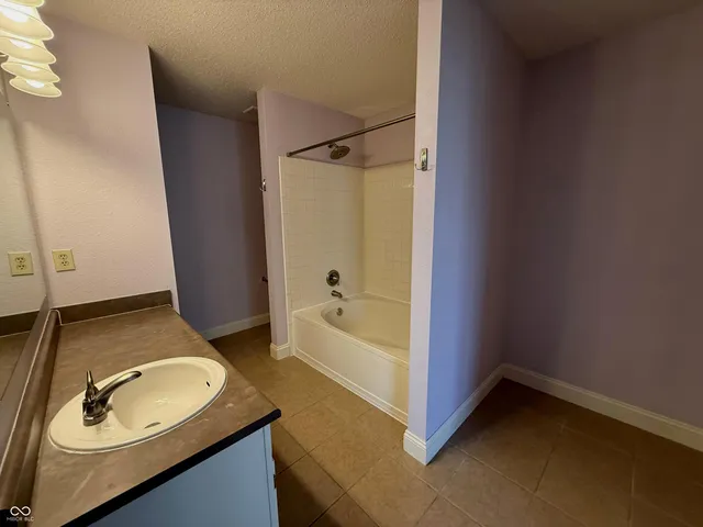 $1,990 | 11835 Buck Creek Circle, Noblesville, IN 46060