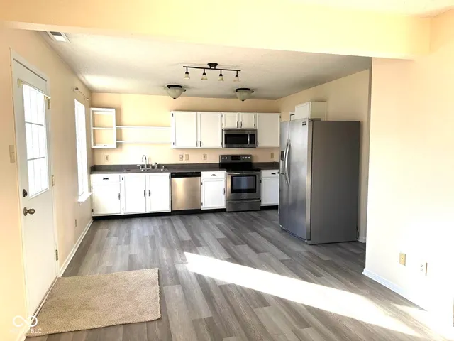 $2,050 | 11835 Buck Creek Circle, Noblesville, IN 46060