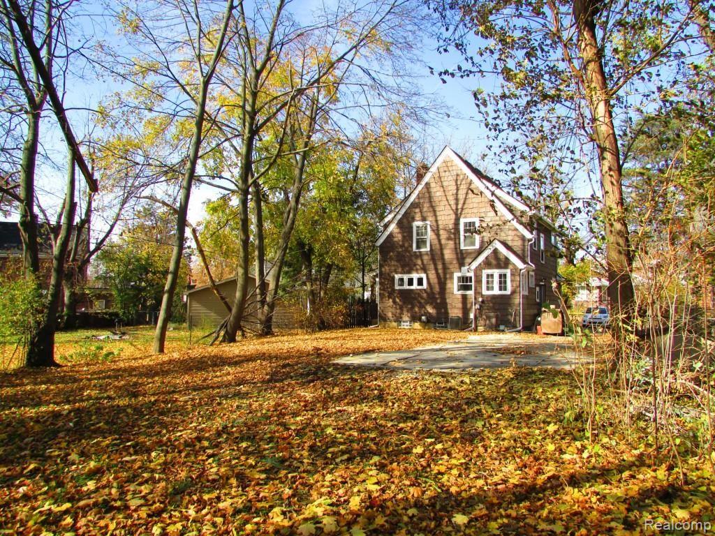 73 Miami Road Pontiac, MI 48341 - Photo 3 of 26 3.JPG