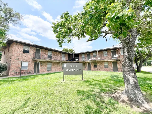 $750 | 321 East Cedar Street, Unit 6, Angleton, TX 77515