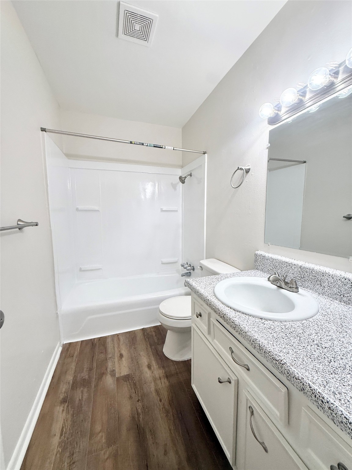 321 East Cedar Street, Unit 6 Angleton, TX 77515 - Photo 14 of 17