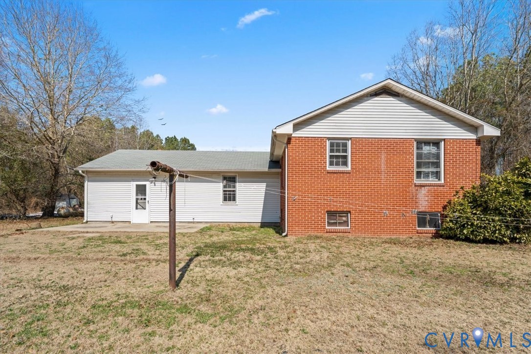 10401 Carriage Road Providence Forge, VA 23140 - Photo 7 of 30