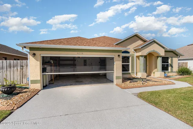 a view of house with outdoor space and porch