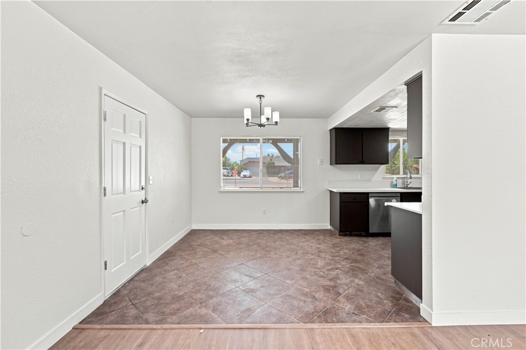 21021 Geronimo Road Apple Valley, CA 92308 - Photo 11 of 37