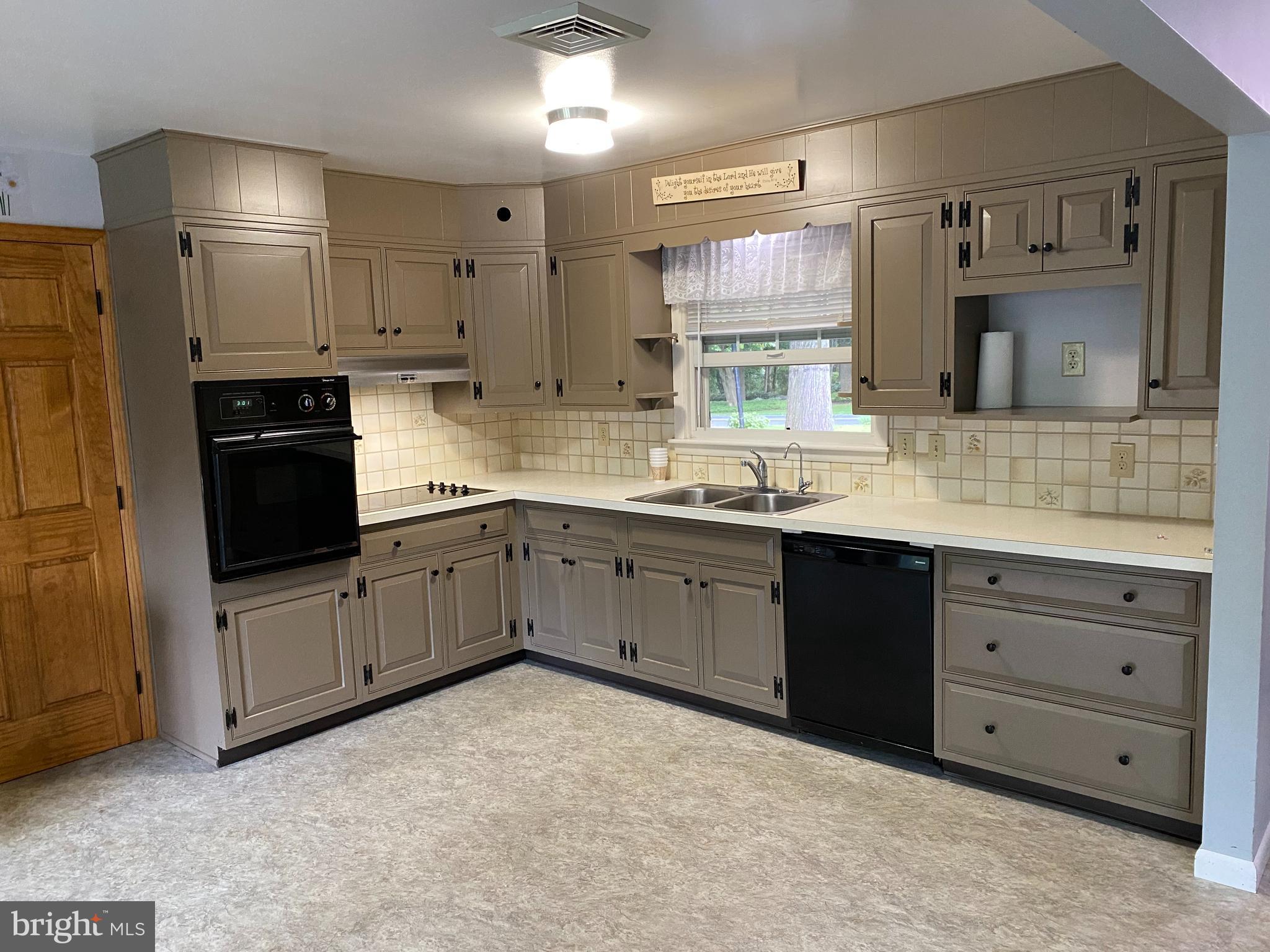 550 Ridge Avenue Ephrata, PA 17522 - Photo 7 of 34 Gallery Image 7