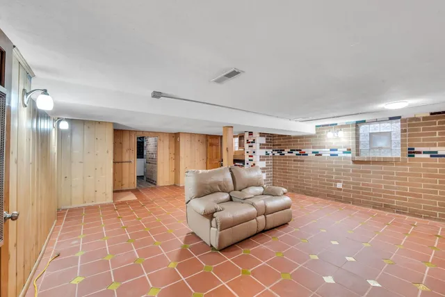 $725,000 | 6020 North Landers Avenue, Chicago, IL 60646