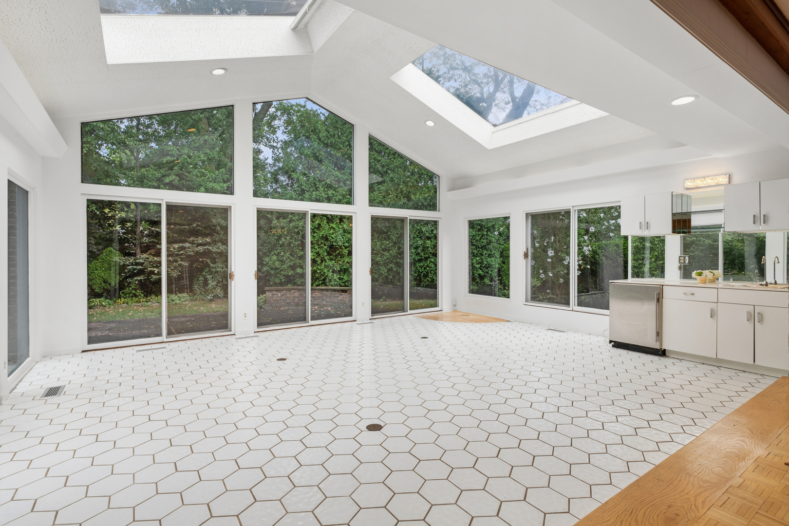 2415 Happy Hollow Road Glenview, IL 60026 - Photo 12 of 33 Gallery Image 12