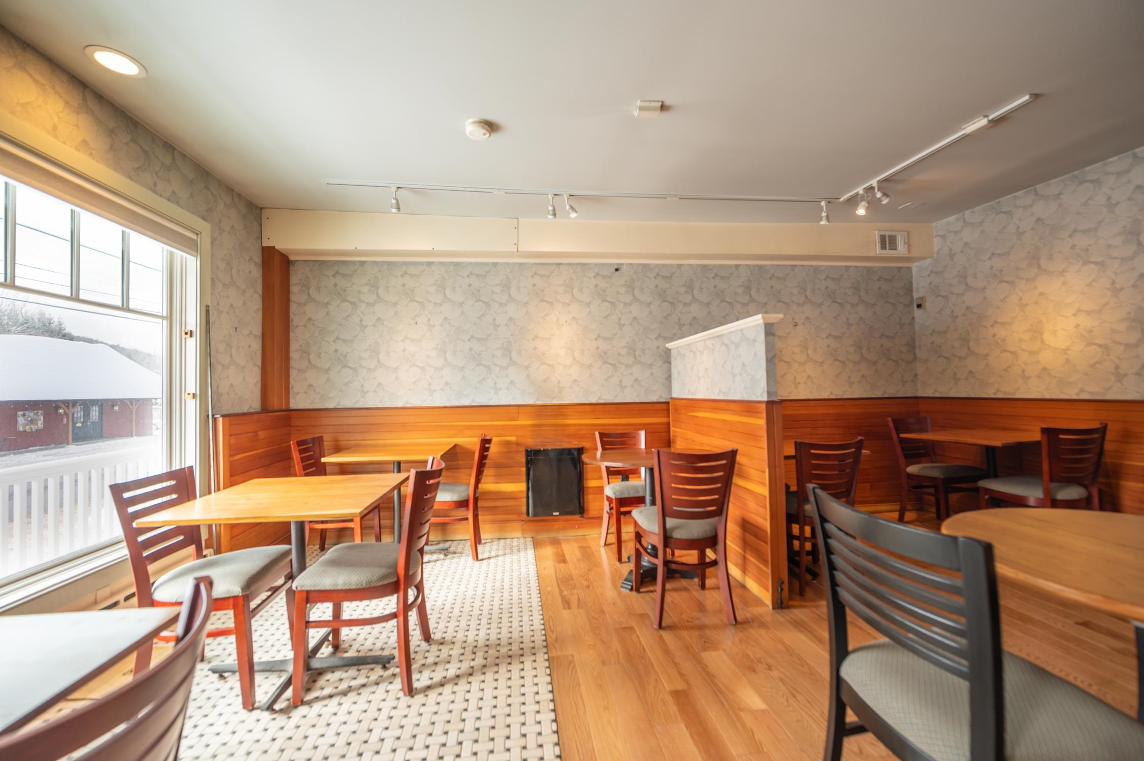 33 West Main Street Wilmington, VT 05363 - Photo 6 of 30