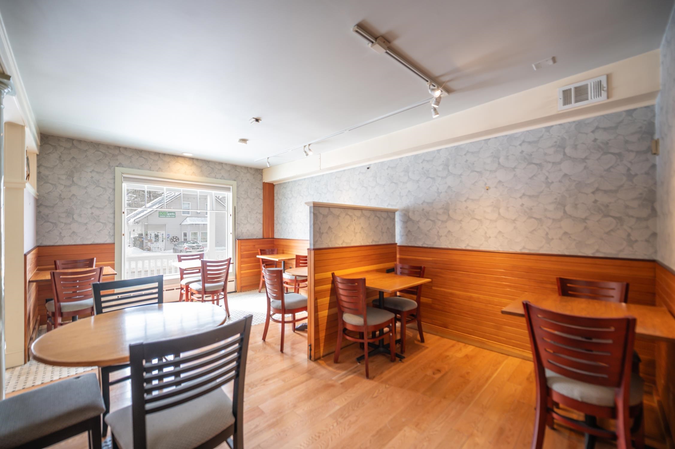 33 West Main Street Wilmington, VT 05363 - Photo 7 of 30