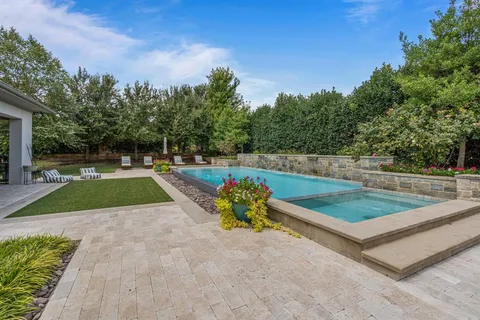 a view of a tennis court