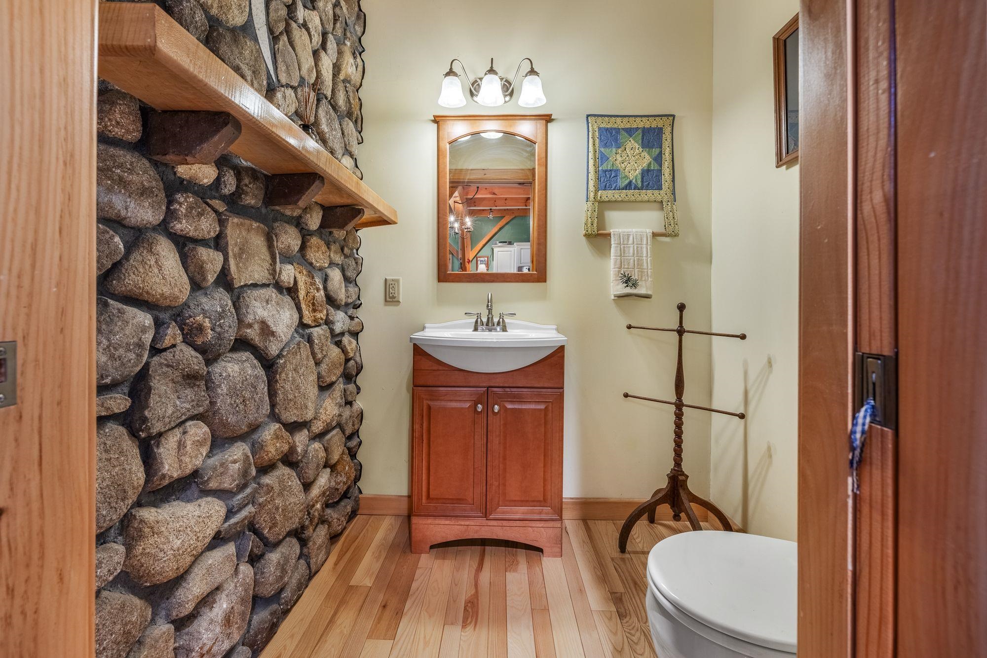 817 Topsham Road Newbury, VT 05051 - Photo 18 of 57
