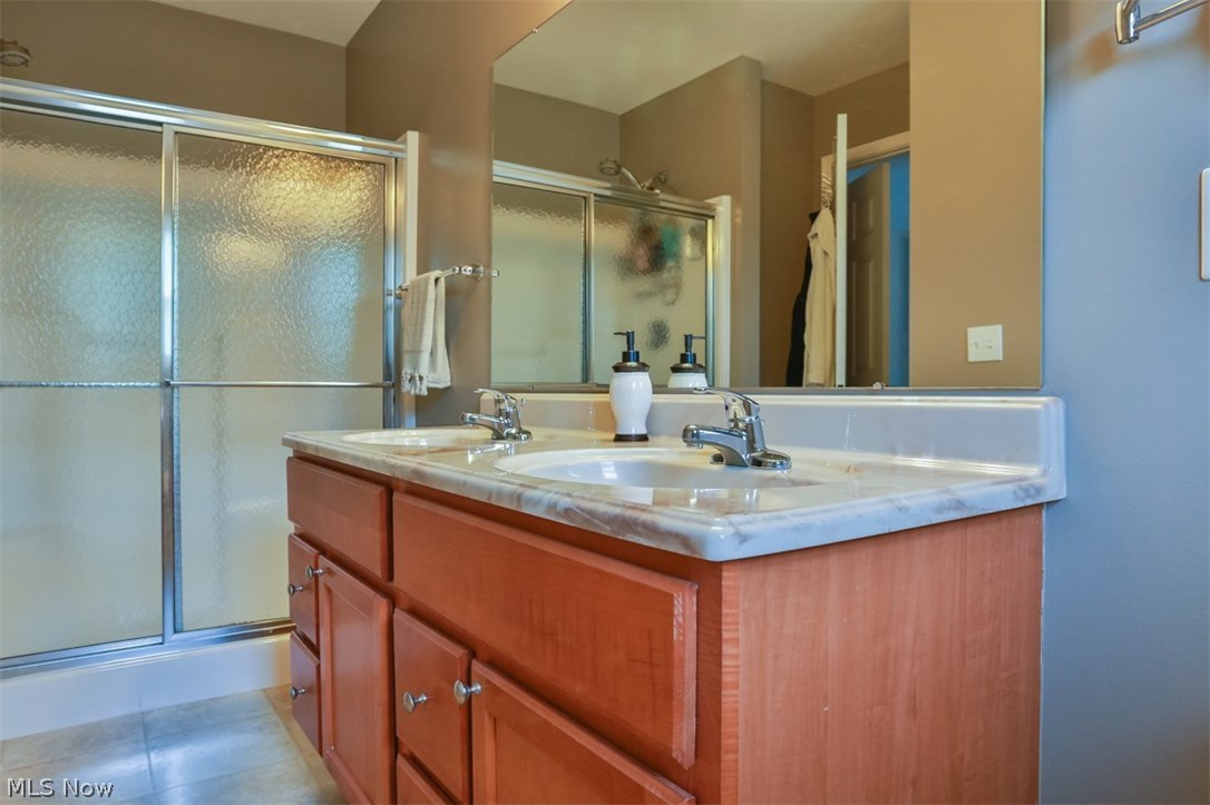 5700 Cherokee Road Cleveland, OH 44124 - Photo 20 of 33