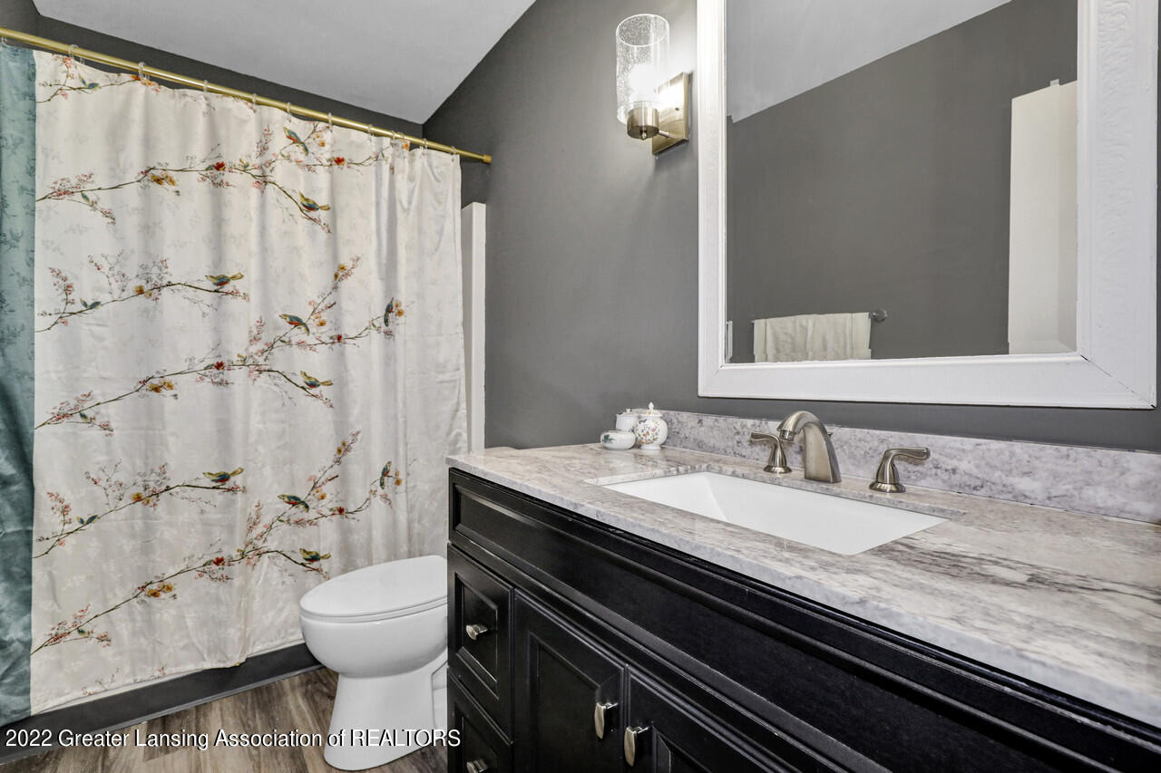 3117 Colchester Road Lansing, MI 48906 - Photo 24 of 38 _I3A1400