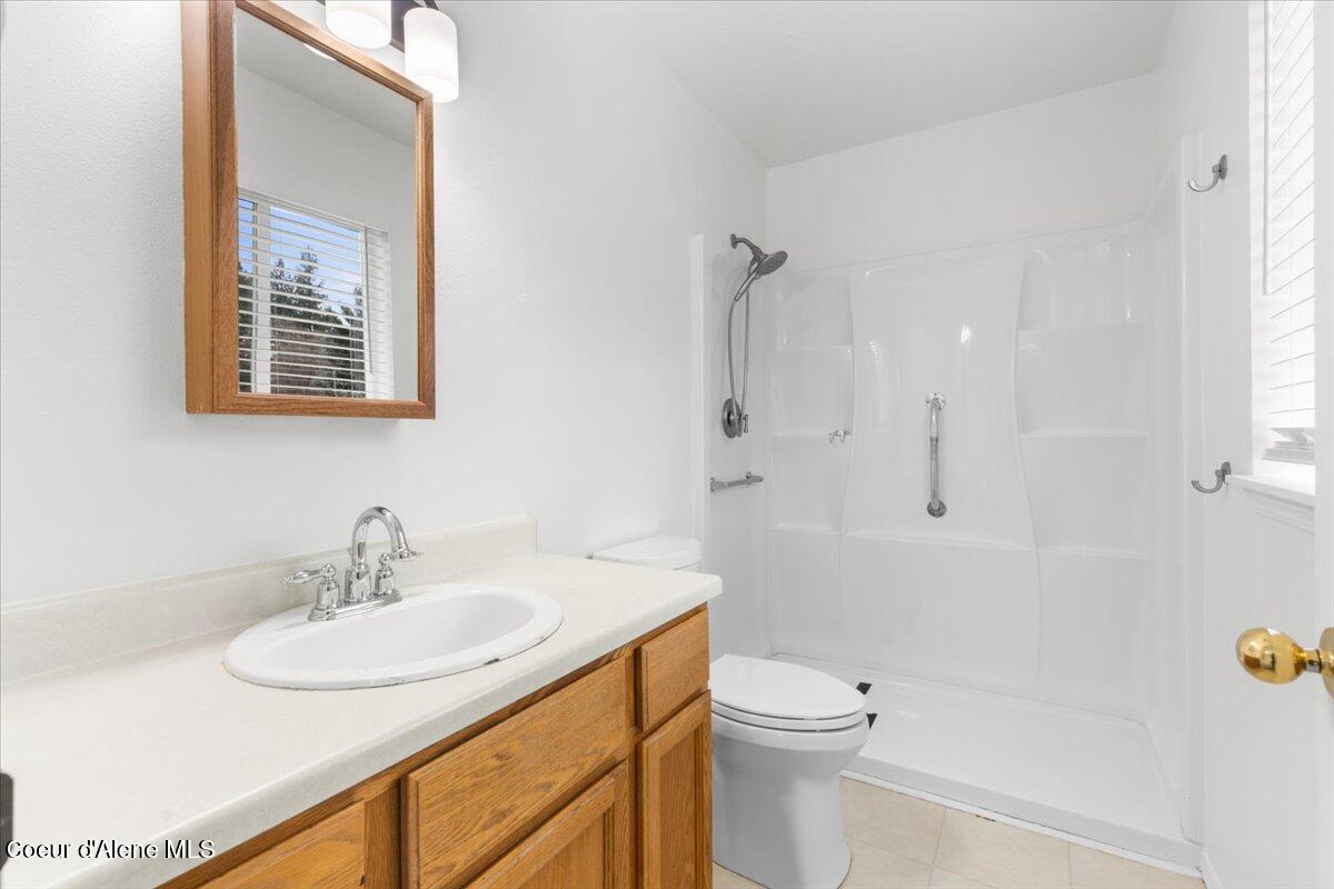 6648 Legacy Drive Rathdrum, ID 83858 - Photo 15 of 21 En Suite