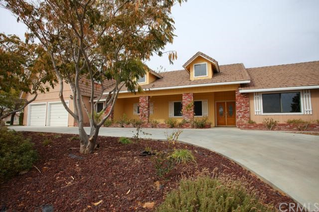 18388 Kamana Road Apple Valley, CA 92307 - Photo 1 of 1