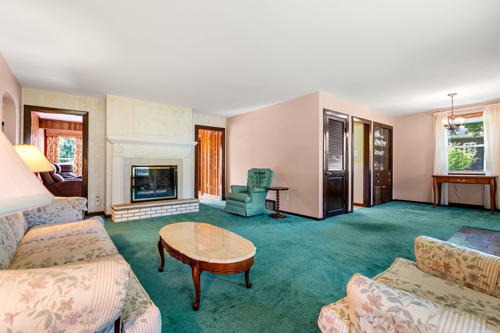 55 Dalton Road Chelmsford, MA 01824 - Photo 12 of 33 Gallery Image 12