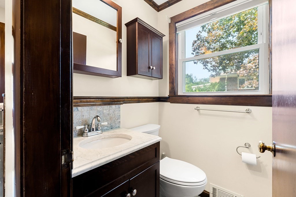 55 Dalton Road Chelmsford, MA 01824 - Photo 15 of 33 Gallery Image 15