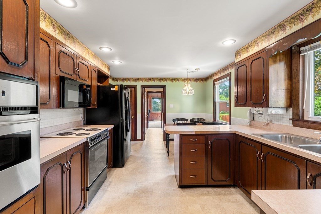 55 Dalton Road Chelmsford, MA 01824 - Photo 6 of 33 Gallery Image 6