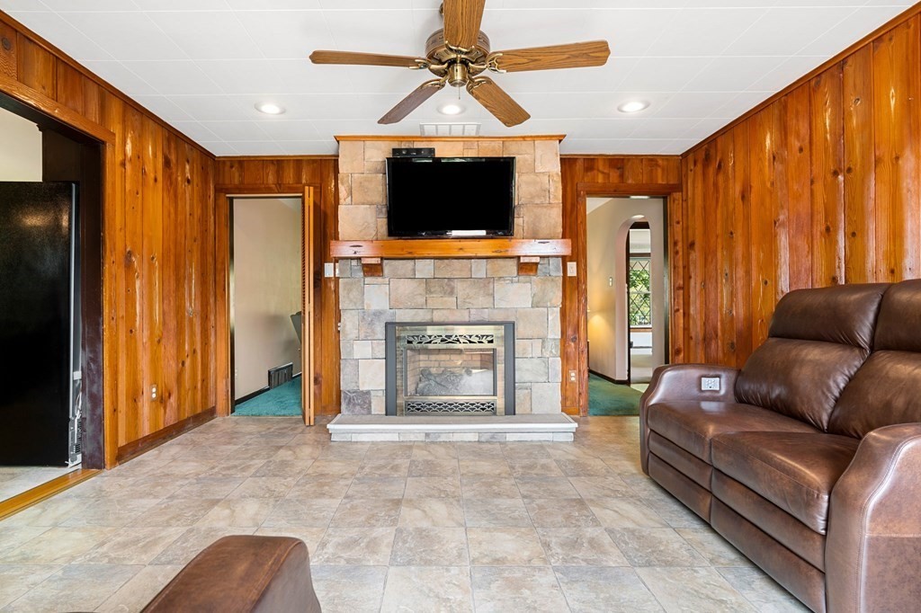 55 Dalton Road Chelmsford, MA 01824 - Photo 9 of 33 Gallery Image 9