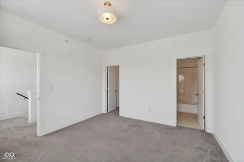 $389,900 | 727 North Illinois Street, Unit 202, Indianapolis, IN 46204