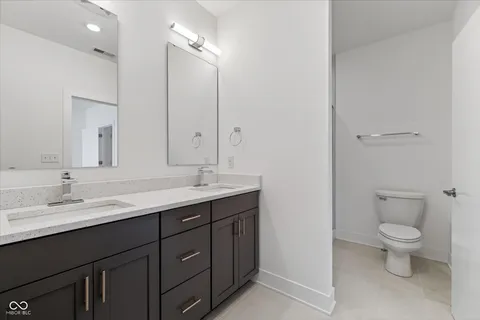 $389,900 | 727 North Illinois Street, Unit 202, Indianapolis, IN 46204