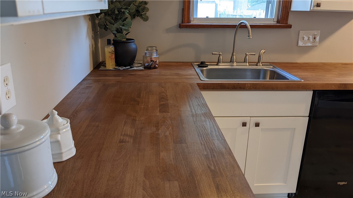 29946 Elgin Road Wickliffe, OH 44092 - Photo 7 of 34 Gallery Image 7