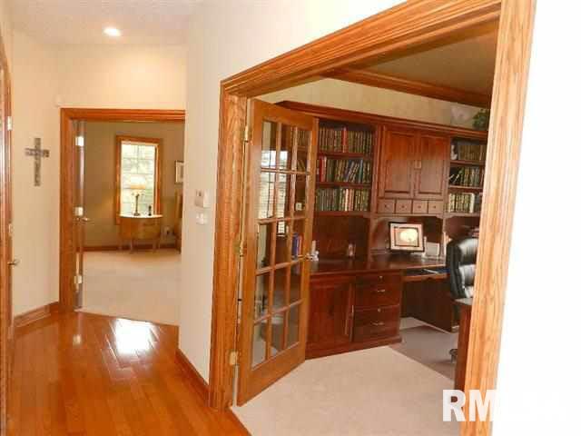 7001 Jersey Ridge Road Davenport, IA 52807 - Photo 13 of 24 Gallery Image 13