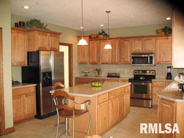7001 Jersey Ridge Road Davenport, IA 52807 - Photo 8 of 24 Gallery Image 8